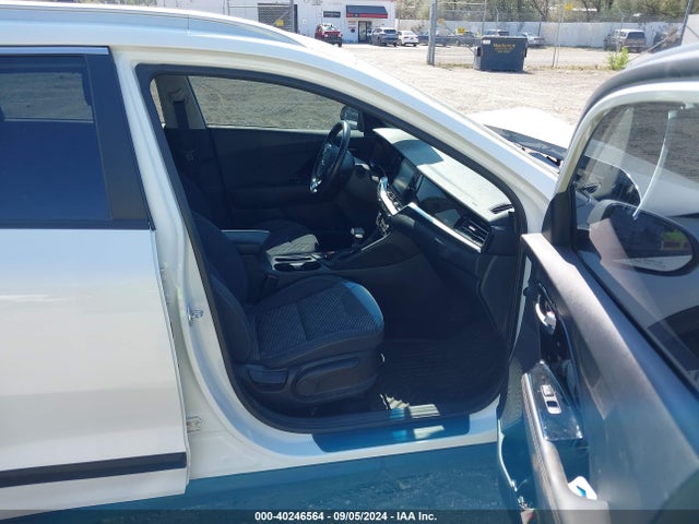 KIA Niro Lxs 2022 KNDCB3LC7N5526957 Image 5