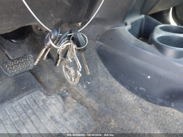 JTDKDTB3XF1113687 Toyota Prius C One