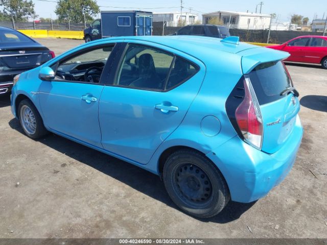 JTDKDTB3XF1113687 Toyota Prius C One