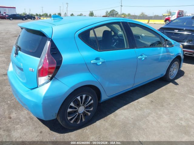JTDKDTB3XF1113687 Toyota Prius C One
