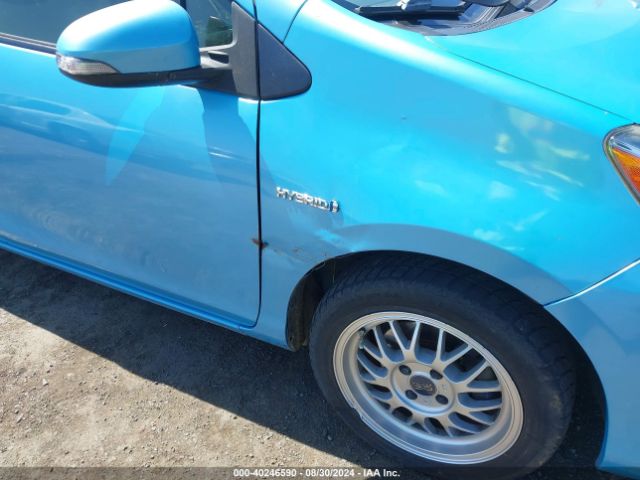 JTDKDTB3XF1113687 Toyota Prius C One