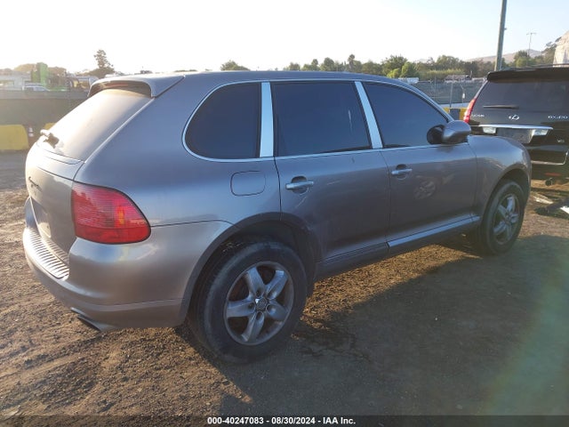 2005 PORSCHE CAYENNE WP1AA29P55LA21752 Photo 3