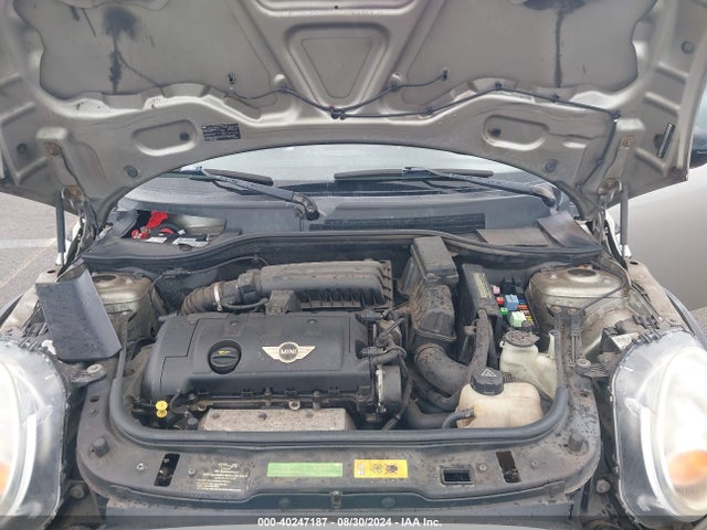 2010 MINI COOPER WMWMF3C56ATZ65998 Photo 9