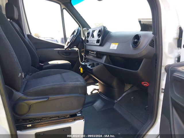 W1Y4DBHY2NT084500 Mercedes-Benz Sprinter 2500 Standard Roof I4 Diesel