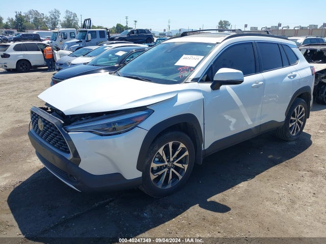 Toyota Corolla Cross Xle 2022 7MUDAAAG2NV027016 Image 2