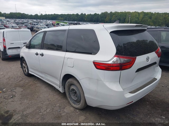 Toyota Sienna L 2020 5TDZZ3DC7LS032058 Image 3