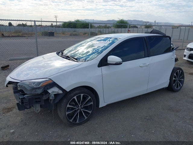 Toyota COROLLA SE 2017 5YFBURHE9HP613527 Image 2