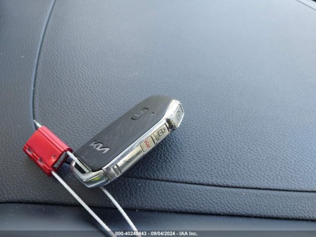 KNDERCAA8R7508810 KIA SELTOS EX