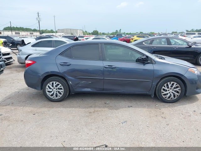 Toyota COROLLA LE 2018 5YFBURHE1JP753402 Image 13