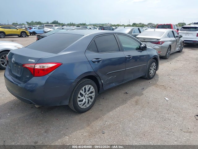 Toyota COROLLA LE 2018 5YFBURHE1JP753402 Image 4