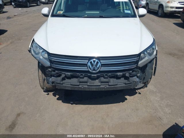 WVGBV7AXXFW606311 Volkswagen TIGUAN SE