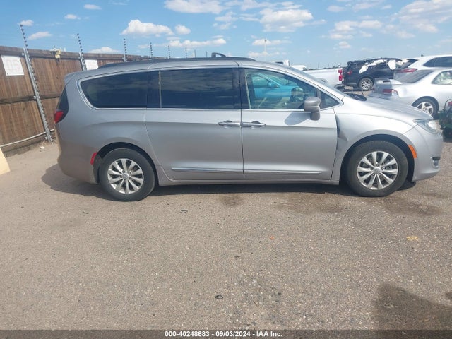 Chrysler Pacifica Touring-l 2017 2C4RC1BG2HR539400 Image 13