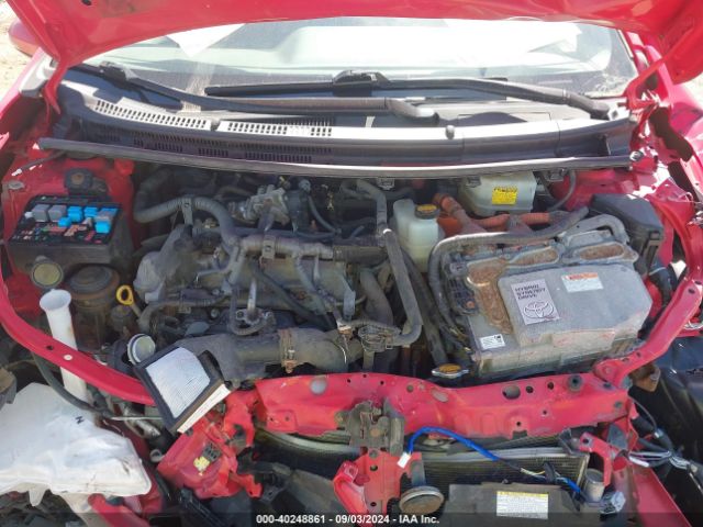 JTDKDTB38F1105104 Toyota Prius C One