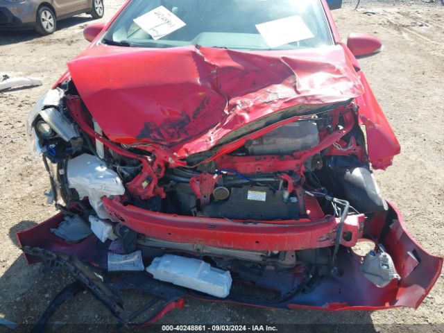 JTDKDTB38F1105104 Toyota Prius C One