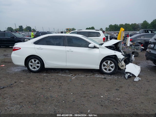Toyota CAMRY LE 2015 4T4BF1FKXFR458105 Image 13