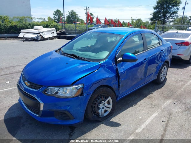 Chevrolet Sonic Ls Auto 2017 1G1JB5SH9H4121184 Image 2