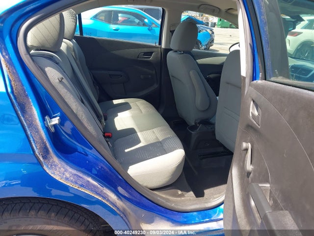 Chevrolet Sonic Ls Auto 2017 1G1JB5SH9H4121184 Image 8