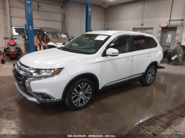 JA4AZ3A3XHZ031830 Mitsubishi Outlander Se