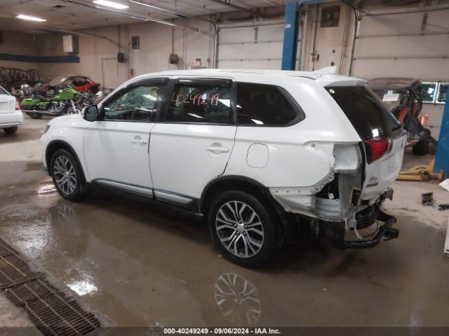 JA4AZ3A3XHZ031830 Mitsubishi Outlander Se