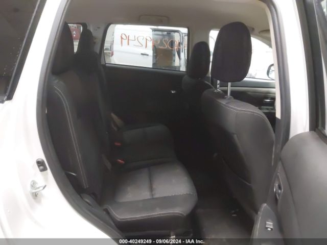 JA4AZ3A3XHZ031830 Mitsubishi Outlander Se
