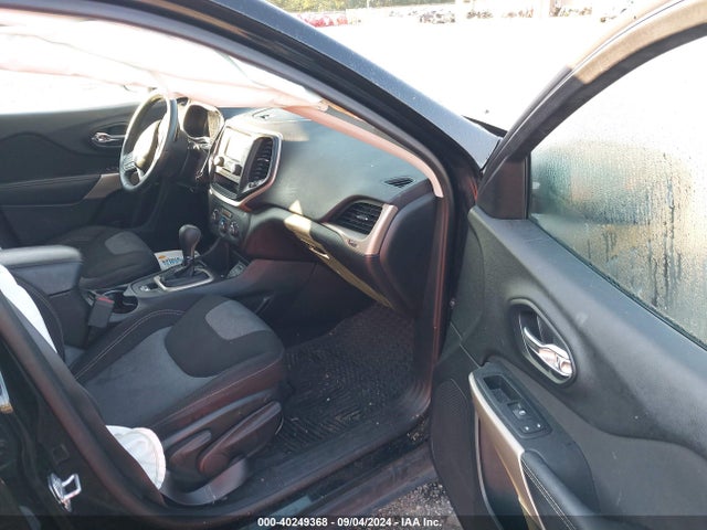 1C4PJLCX6JD524527 Jeep Cherokee Latitude Fwd