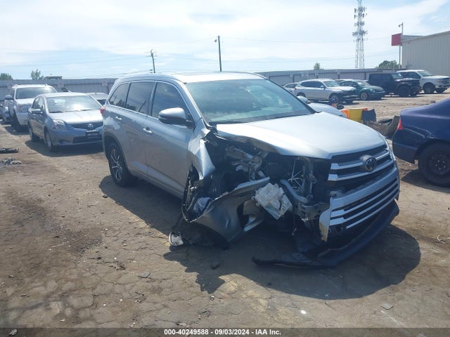 2017 5TDKZRFH0HS521762 main image