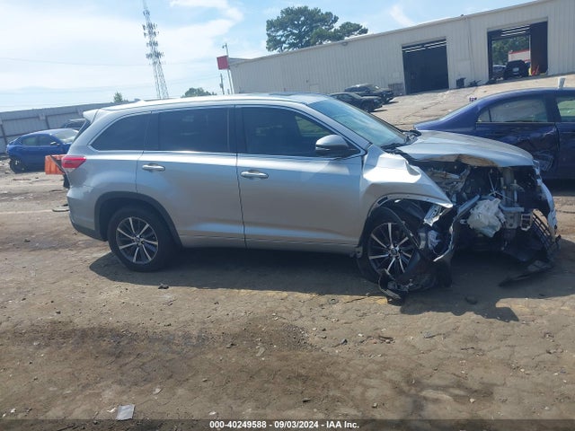 Toyota Highlander Xle 2017 5TDKZRFH0HS521762 Image 13