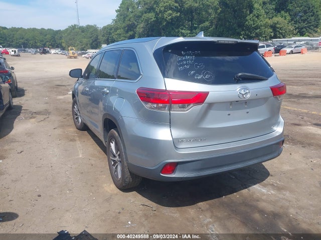 Toyota Highlander Xle 2017 5TDKZRFH0HS521762 Image 3