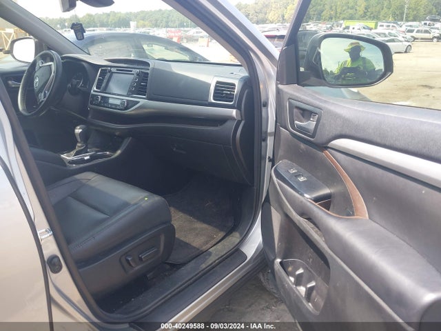 Toyota Highlander Xle 2017 5TDKZRFH0HS521762 Image 5