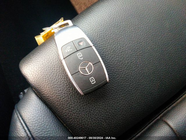 W1N4M4GB4NW173277 Mercedes-Benz GLB 250