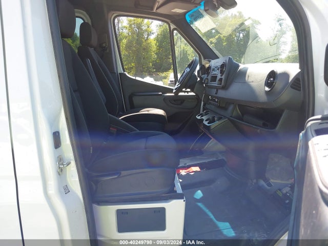 W1W4KBHY2RT162813 Mercedes-Benz Sprinter 2500 Standard Roof 4-cyl Diesel