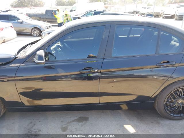 WBA8A9C33HK864886 BMW 320i