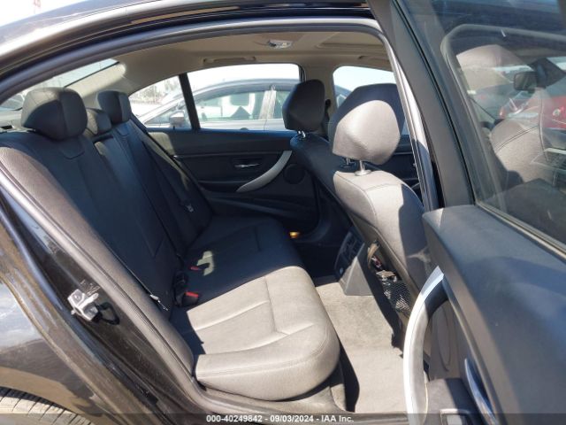 WBA8A9C33HK864886 BMW 320i