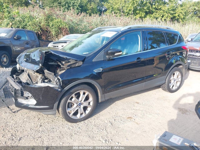 Ford Escape Titanium 2016 1FMCU9J97GUA27455 Image 2