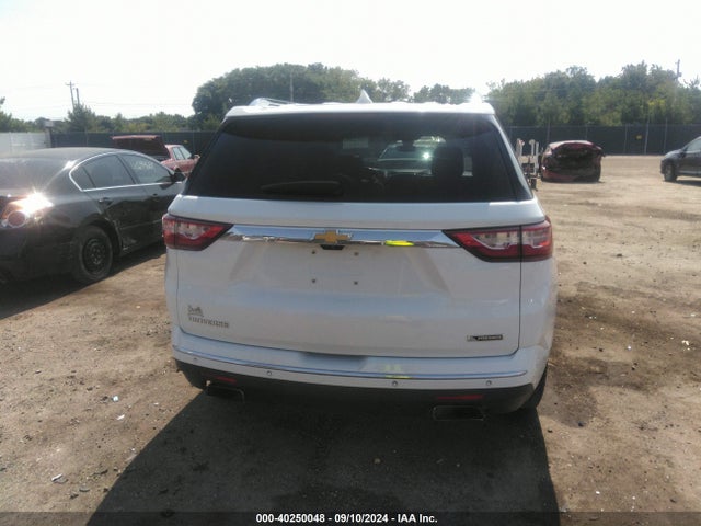 Chevrolet Traverse Premier 2018 1GNERKKW6JJ102043 Image 16