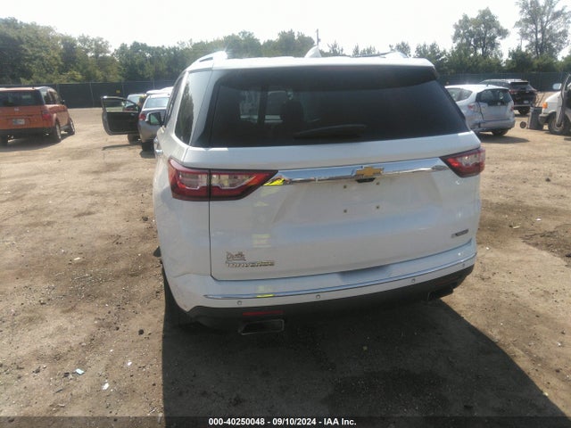 Chevrolet Traverse Premier 2018 1GNERKKW6JJ102043 Image 3