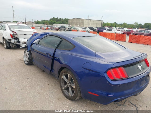 Ford Mustang V6 2015 1FA6P8AM0F5388502 Image 3