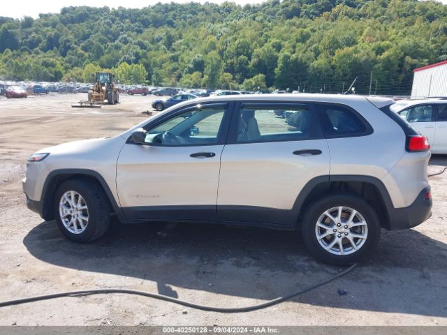 1C4PJMAB6FW541045 Jeep Cherokee Sport