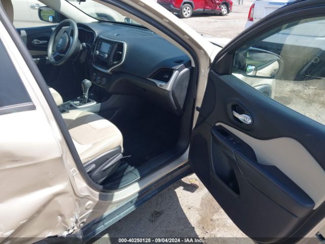 1C4PJMAB6FW541045 Jeep Cherokee Sport
