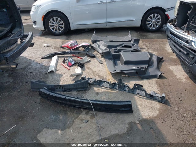 Ford ESCAPE SE 2018 1FMCU9GD7JUC18960 Image 12