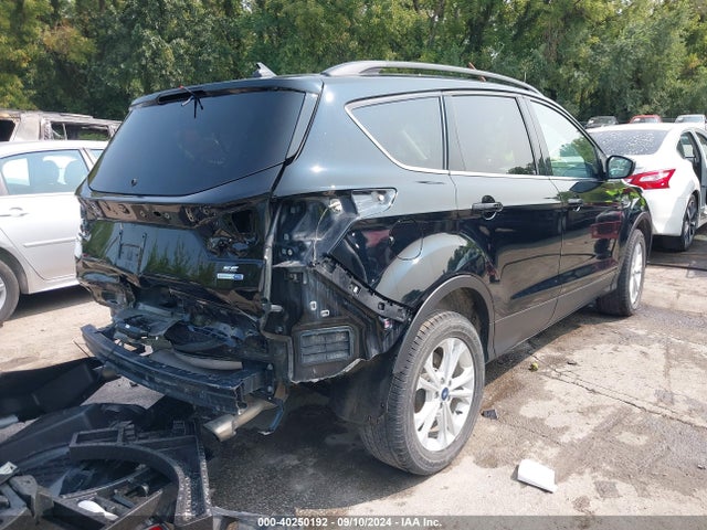 Ford ESCAPE SE 2018 1FMCU9GD7JUC18960 Image 4