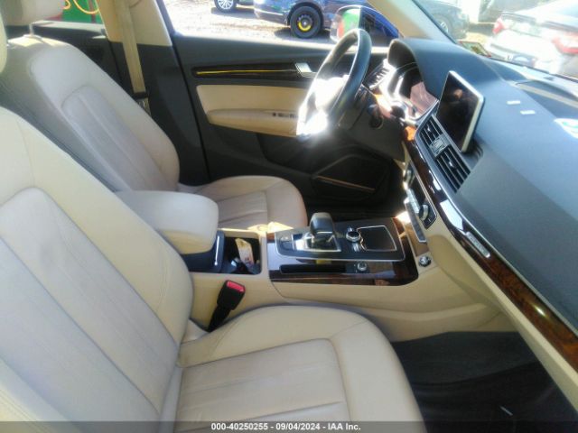 WA1BNAFY4J2001228 Audi Q5 2.0t Premium/2.0t Tech Premium