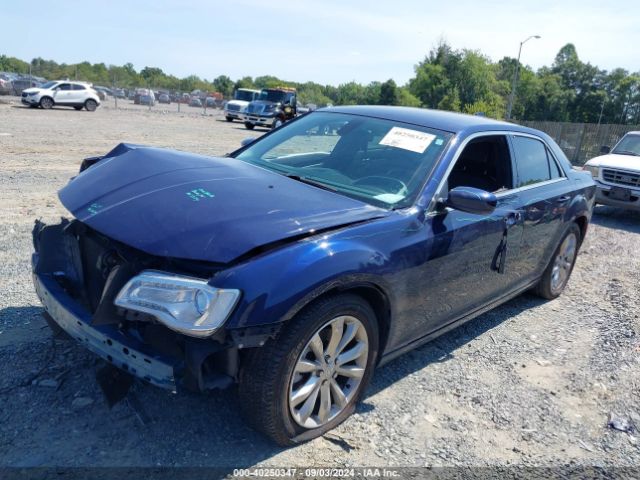2C3CCARG8GH261588 Chrysler 300 Limited