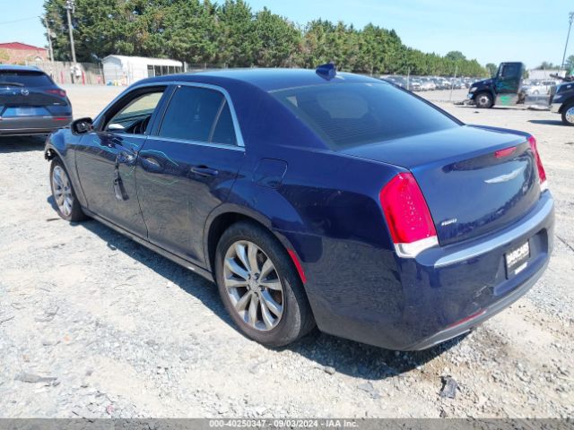 2C3CCARG8GH261588 Chrysler 300 Limited