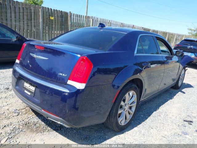 2C3CCARG8GH261588 Chrysler 300 Limited