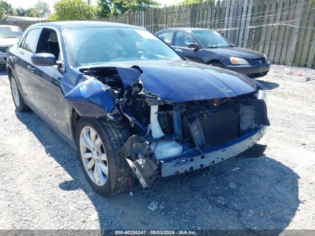 2C3CCARG8GH261588 Chrysler 300 Limited
