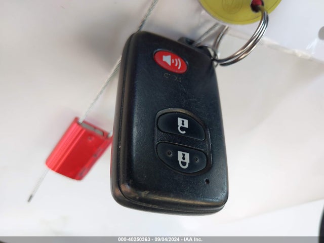 Toyota Prius V Two 2016 JTDZN3EU4GJ045775 Image 11