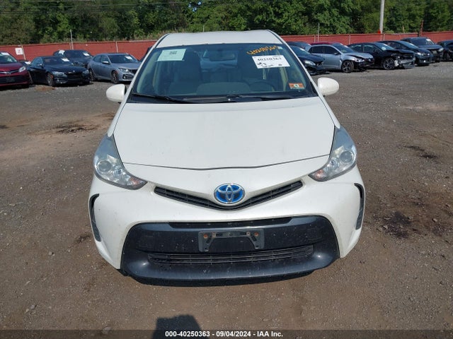 Toyota Prius V Two 2016 JTDZN3EU4GJ045775 Image 12