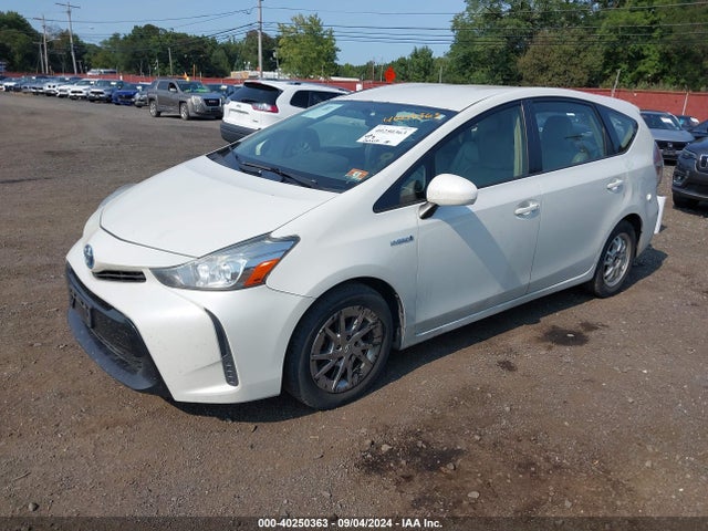 Toyota Prius V Two 2016 JTDZN3EU4GJ045775 Image 2