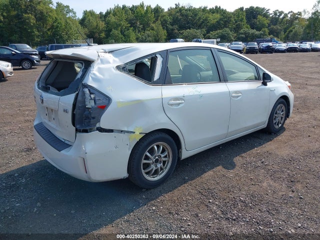Toyota Prius V Two 2016 JTDZN3EU4GJ045775 Image 4
